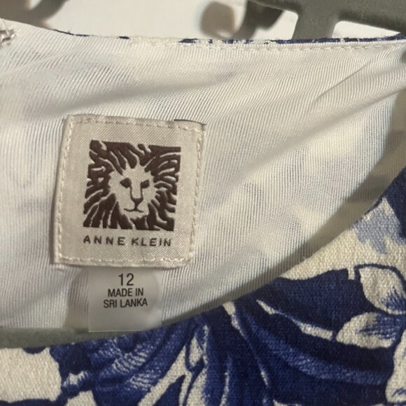 ANN KLEIN SLEEVELESS BLUE AND WHIT FLORAL DRESS SZ 12 - Picture 2 of 6